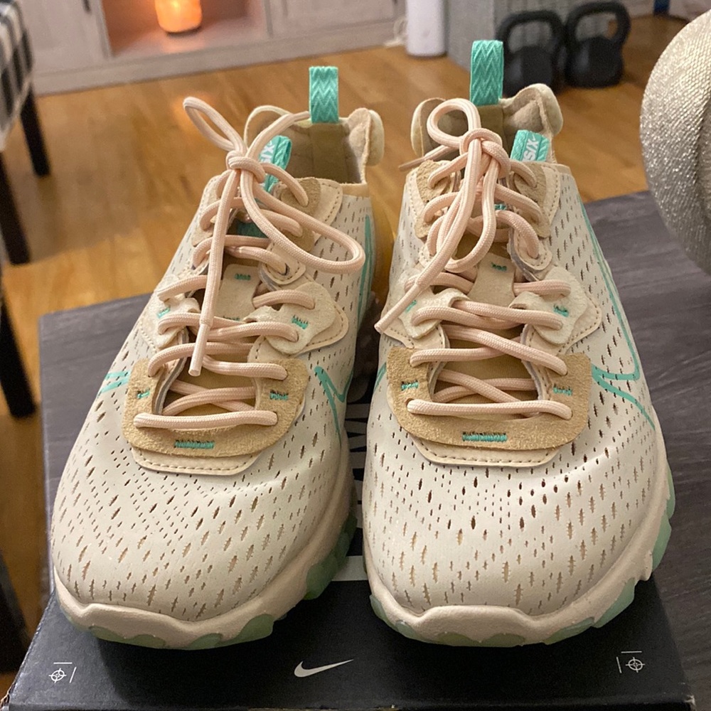 W Nike NSW React Vision